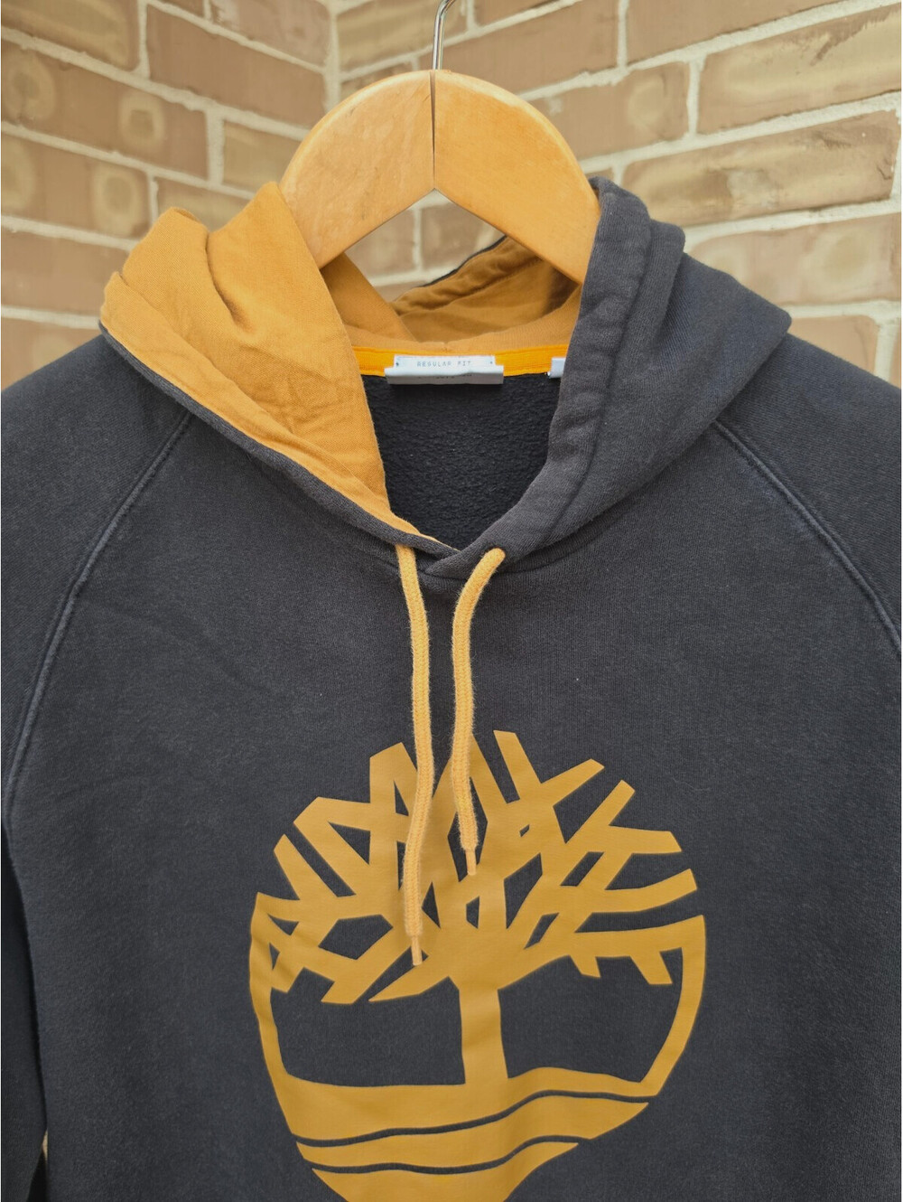 Timberland Hoodie Mens XL Black Wheat Gold Big Logo Pullover Sweatshirt Urban